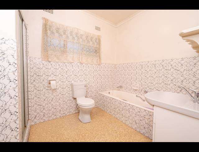 4 BEDROOM HOUSE FOR SALE IN RANDPARK EXT 3